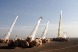 Test íránských raket dlouhého doletu.
