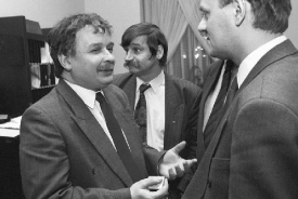 Lech Kaczyński roku 1992 s Pietrzykem a Tuskem.