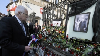 Kondolence na polské ambasádě vyjádřil prezident Václav Klaus.