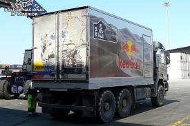 Falešný kamion Rallye Dakar, ve kterém byly ukryté drogy.