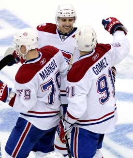 Tomáš Plekanec (vzadu) rozhodl o výhře Montrealu nad Washingtonem.