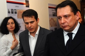 Petr Dimun (vlevo) potvrzuje, že ČSSD chce vysvětlení.