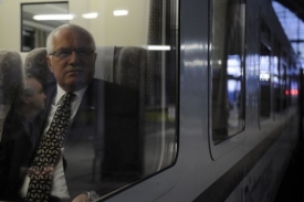 Má generace je na cestování vlakem zvyklá, tvrdí prezident.