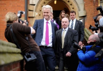 Novodobý křižák Wilders na návštěvě Londýna.