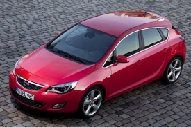 Nový Opel Astra vypadá dobře ze všech stran.