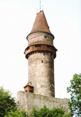 Válcová věž Trúba je součástí hradu Štramberk.