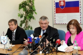 Slovenská národní strana musí akceptovat mírnější verzi svého návrhu.