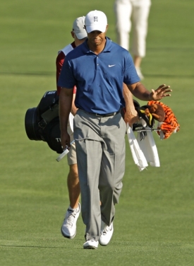 Tiger Woods během druhého kola turnaje v Quail Hollow.