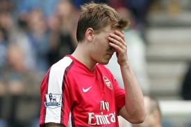 Smutek ve tvářích hráčů Arsenalu.