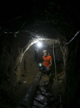 Palestinci v tunelech riskují den co den své životy.