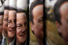 Vítěz voleb Cameron nemá v britském systému premiérství jisté.