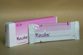 Hormonální antikoncepce ve formě tabletek.