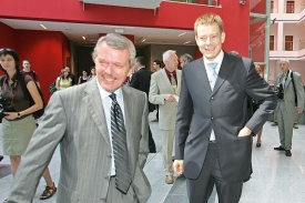 Pavel Kučera (vlevo) a Pavel Němec při otevírání justičního paláce.