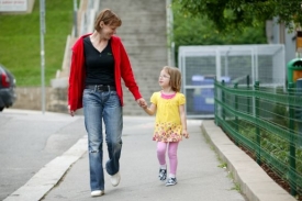 Děti starších rodičů čelí daleko většímu riziku psychických poruch.