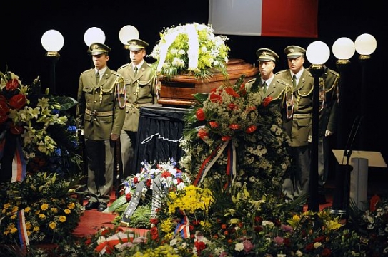 Státního pohřbu Otakara Motejla se zúčastní také prezident Klaus.