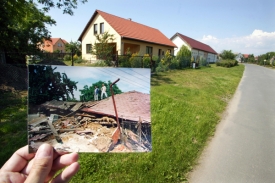 Srovnání: Troubky v roce 2007 a fotografie z povodní v roce 1997.