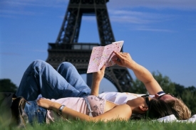 Francie je pro turisty stále nejdražší z dvanácti testovaných zemí.