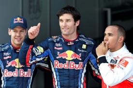 Lewis Hamilton zatím na piloty Red Bullu nestačí.