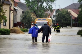 Škody způsobené záplavami půjdou do miliard korun.