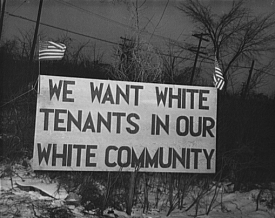 Chceme v naší bílé komunitě bílé nájemníky. Detroit, 1942.