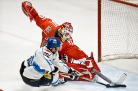 Utkání s Finskem na Švédských hrách se Vokounovi příliš nevydařilo.