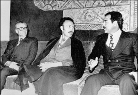 Sadám při jednání v Alžíru v sedmdesátých letech.