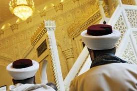 Slavnostní otevření Mašarího mešity.