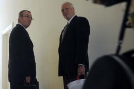 Manažer Jan Šik (vlevo) byl nepravomocně odsouzen k 5,5 rokům vězení.