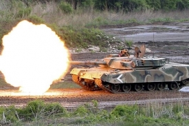 Jihokorejský tank během cvičení.