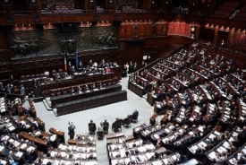 Musíme přinášet oběti. Italský parlament.