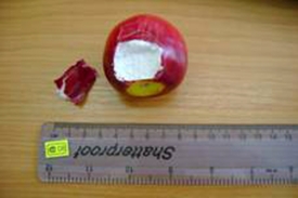 Nebezpečné polystyrenové jablko.