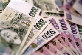 ČNB ročně stáhne z oběhu poničené bankovky za 75 miliard korun.