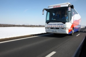 Miloš Zeman vytáhl do boje opět s autobusem Zemákem.