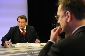 Jiří Paroubek a Petr Nečas v debatě č. 2 na televizi Prima.