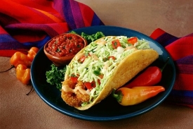 Tacos vypadají zdravě, ale skrývají tisíce kalorií. Do škol nesmějí.