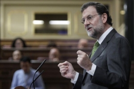 Mariano Rajoy diskutuje o reformě trhu práce ve Španělsku.