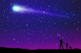 Kolem letního slunovratu bude kometa vidět i bez dalekohledu.