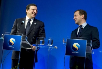 Ruský prezident Medveděv a prezident EK Barroso.
