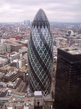 Ekologická "okurka" se stala novodobým symbolem Londýna.