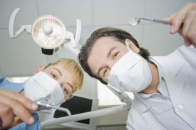 Češi jsou spokojení s prací zubařů, horší je to v nemocnicích.