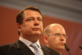 Jiří Paroubek se s postem předsedy rozloučí 19. června.