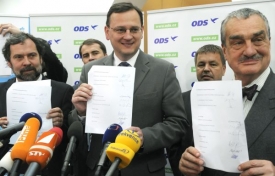 Přestavitelé ODS, TOP 09 a VV se dohodli na středopravém projektu.