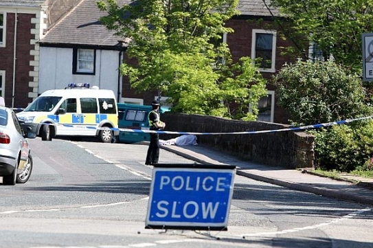 Taxikář střílel na jedenácti místech Británie.