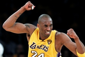 Kobe Bryant dotáhl Lakers k výhře v prvním finále NBA.