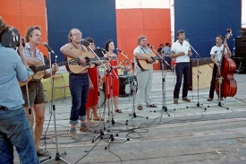 Skupina často vystupovala i v zahraničí - roce 1982 například v Řecku.