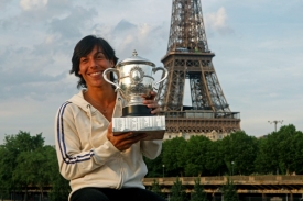 Francesca Schiavoneová dobyla Paříž.