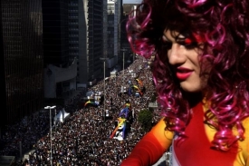 Ulice města Sao Paulo zaplnili gayové.
