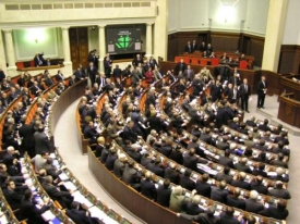 Ukrajinský parlament. Sotvakde na světě je tolik poslanců milionářů.