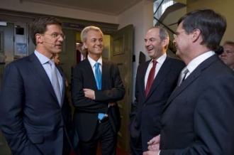 Kdo bude premiér? Zleva Rutte, Wilders, Cohen a Balkenende.