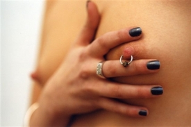 Prevenci rakoviny prsu je dobré nepodceňovat (ilustrační foto).